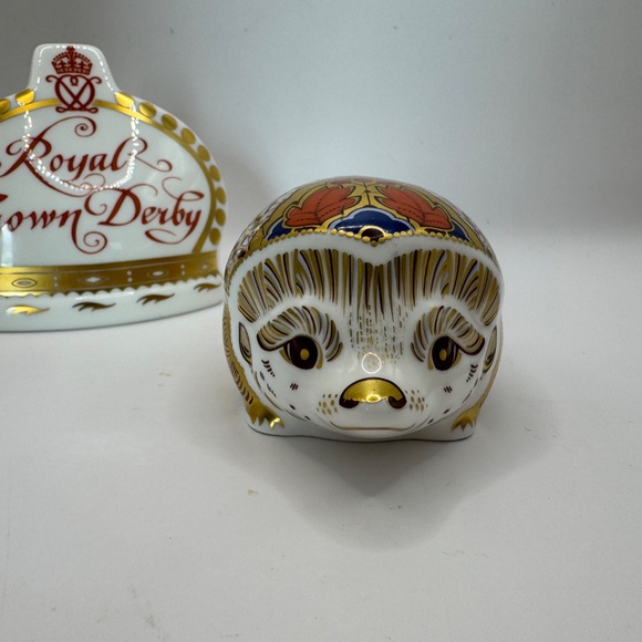 Royal Crown Derby Hawthorne Hedgehog fine bone china paperweight silver stopper - Picture 9 of 12
